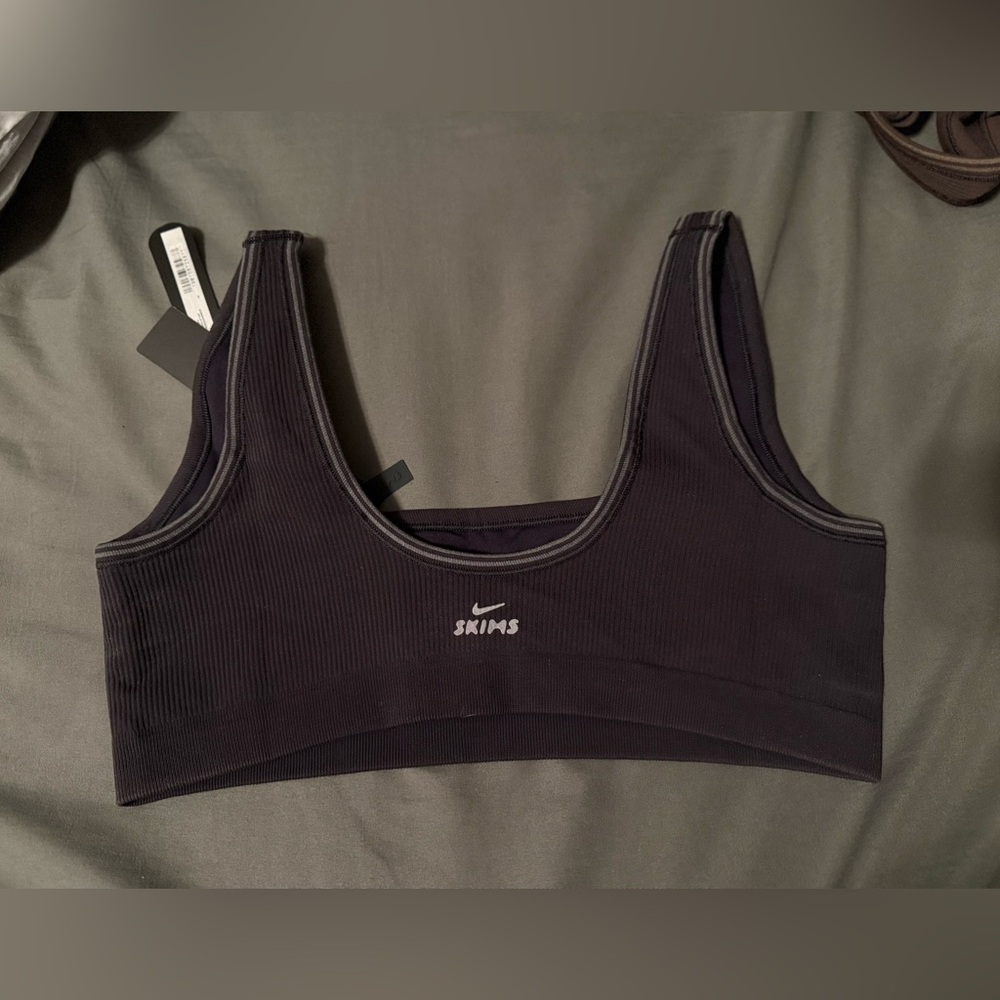 NikeSKIMS Ribbed Seamless Scoop Bra